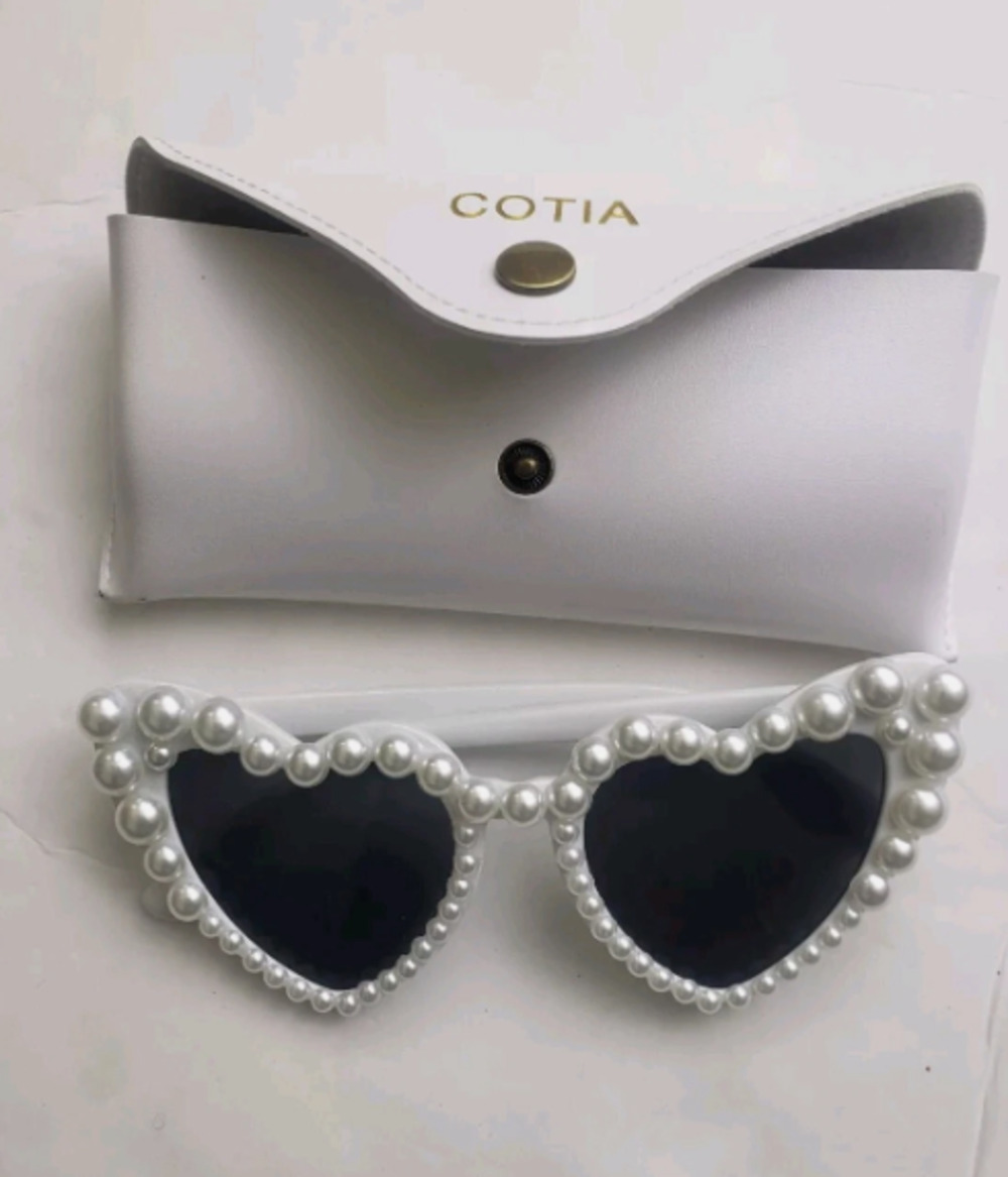 Cotia Shimmering Love Pearl Sunglasses